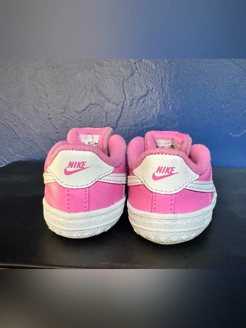 Nike force 1 Crib Pink and White Toddler Low-Top Sneakers